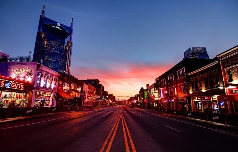 THE BEST RESTAURANTS NEAR YOUR VASTLAND COMMUNITIES TOWNHOME